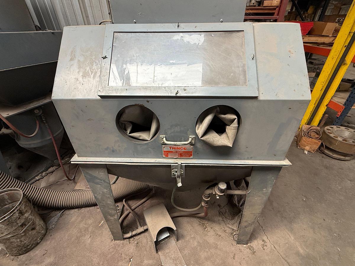Used TRINCO 42X30SL/DP850 DRY BLAST CABINET SYSTEM