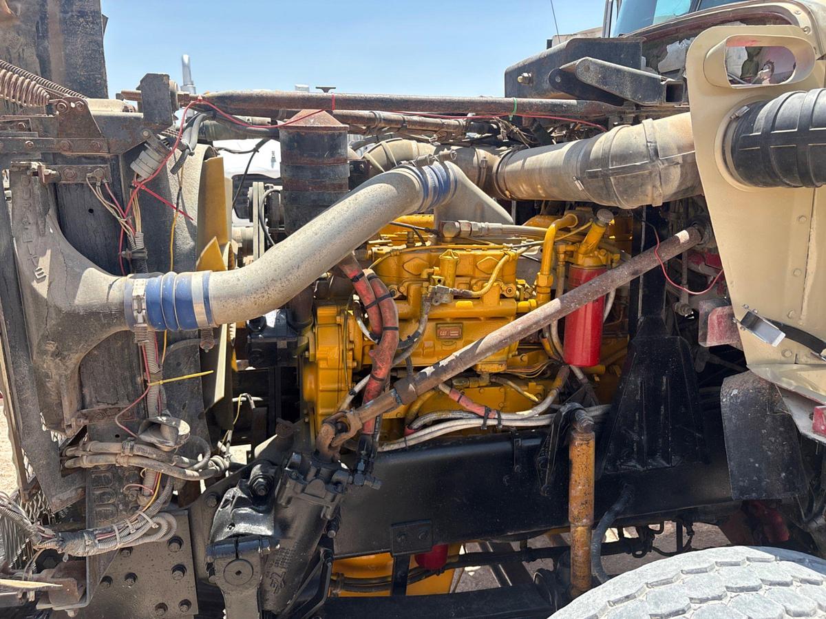 Used 1995 WESTERN STAR 4900 T/A SLEEPER CAB WINCH TRUCK