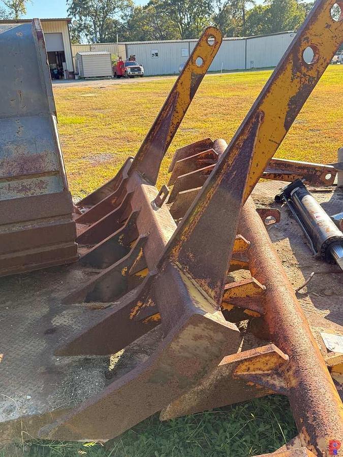 Used 96” X (7) 1-1/2” RIPPER ROOT RAKE