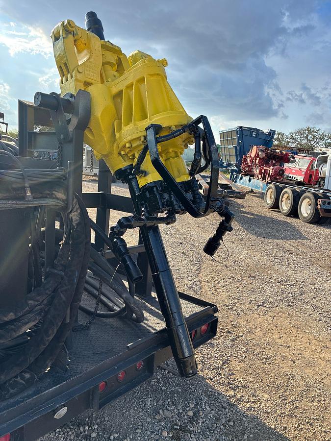 Used BOWEN 3.5 120-TON POWER SWIVEL P/B JOHN DEERE 350-HP MTD. T/A BP TRAILER