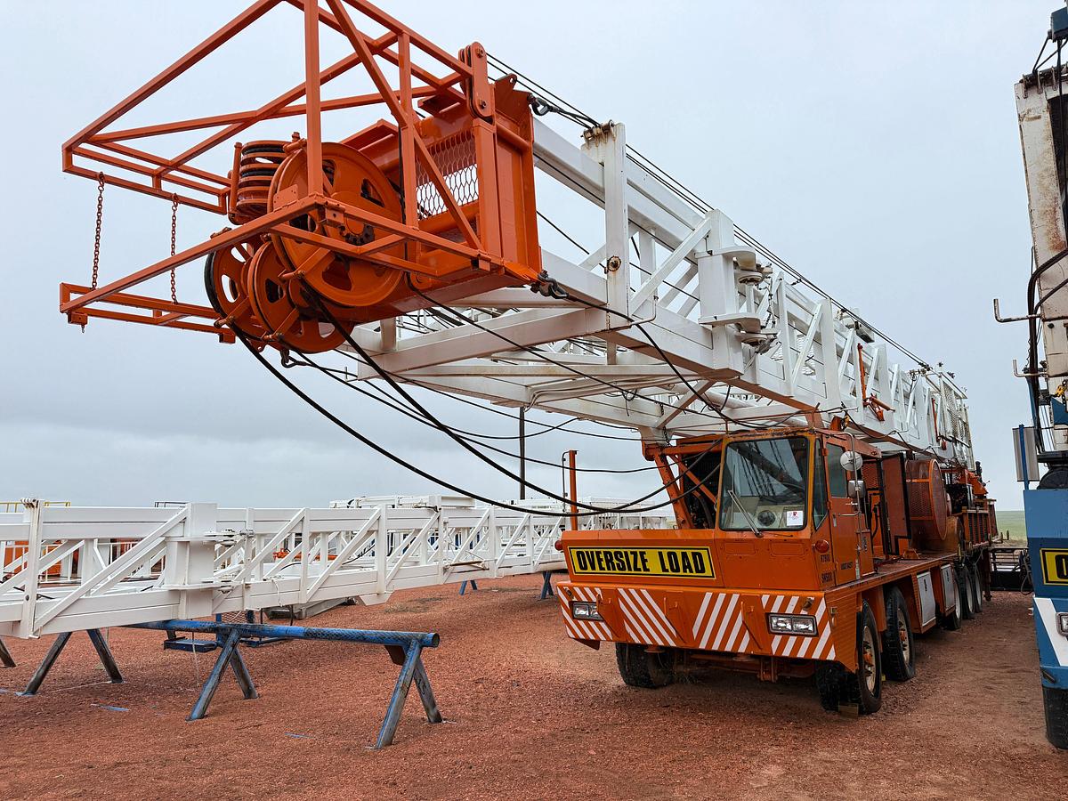 Used 2006 TAYLOR C500 DD 104'-250K 5-AXLE WELL SERVICE WORKOVER RIG