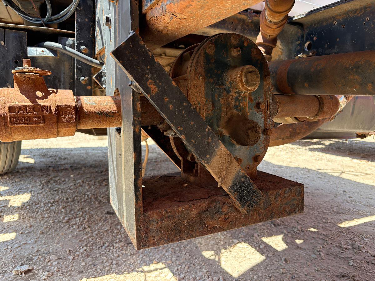 Used 1984 INTERNATIONAL 1954 S/A DAYCAB VACUUM TRUCK