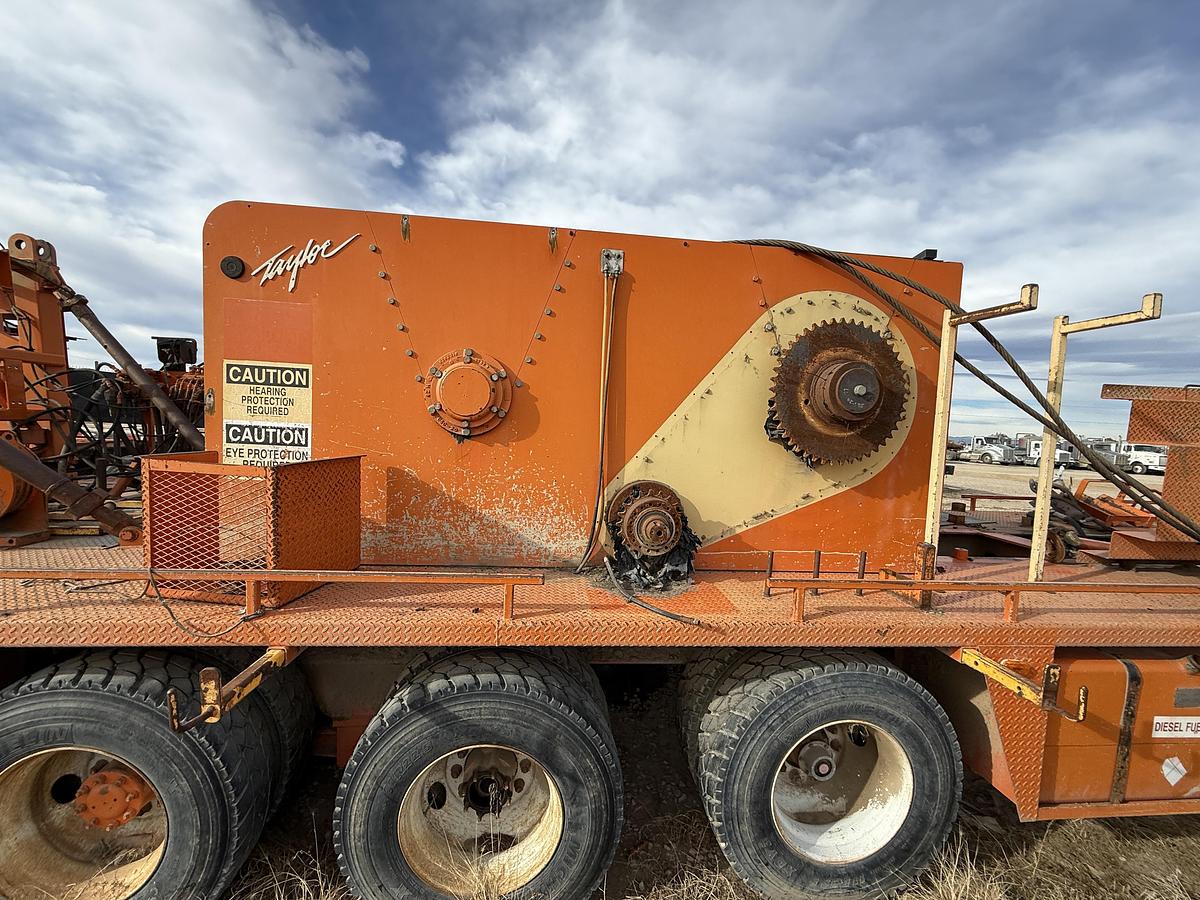 Used TAYLOR DD260HD 5-AXLE WELL SERVICE RIG CHASSIS F/ PARTS ONLY