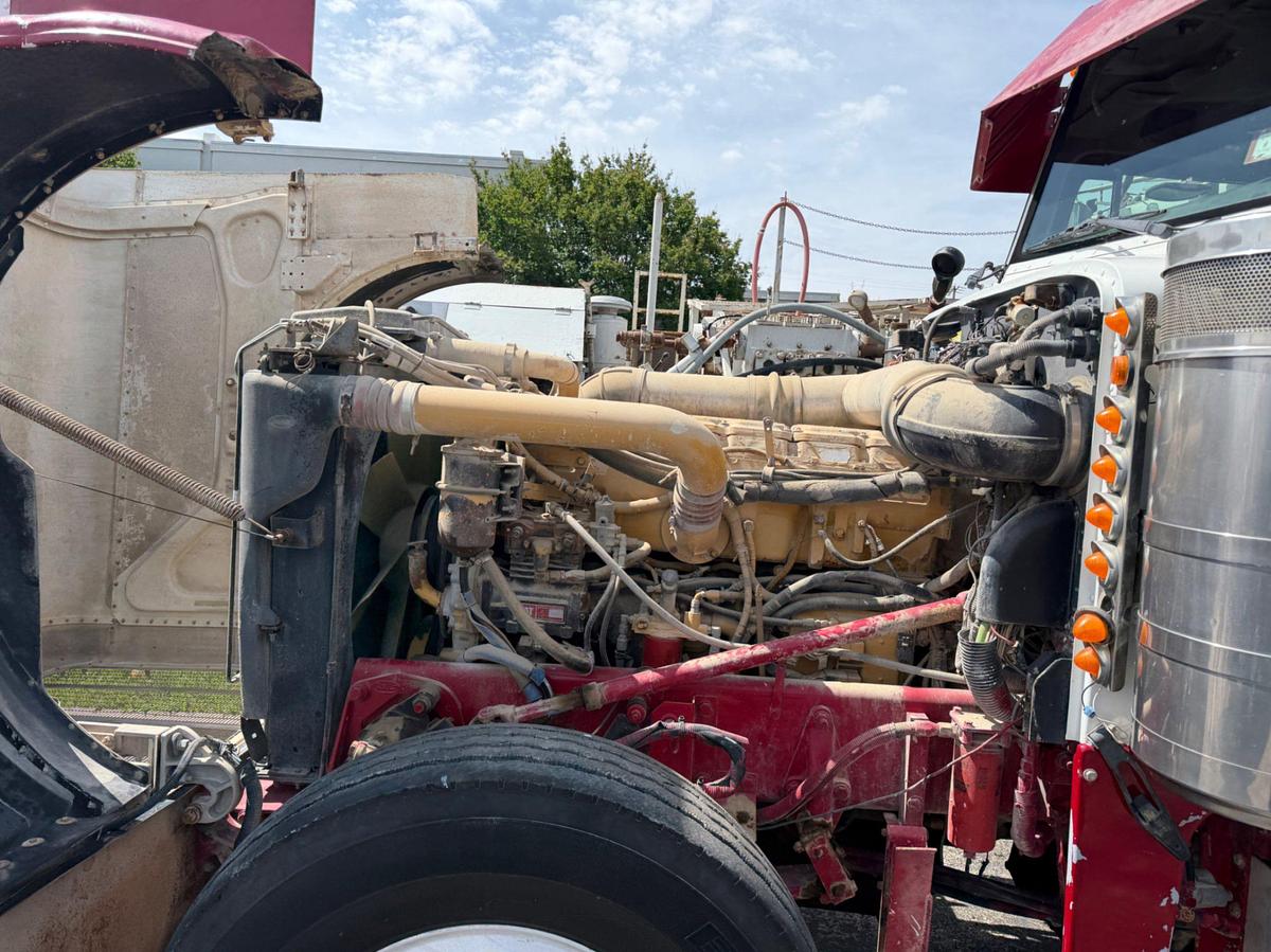 Used 1999 Peterbilt 379 T/A Slick Back Winch Truck