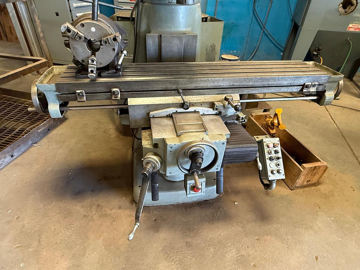Used BRIDGEPORT SERIES II 2-SPD 58” x 11” MILLING MACHINE