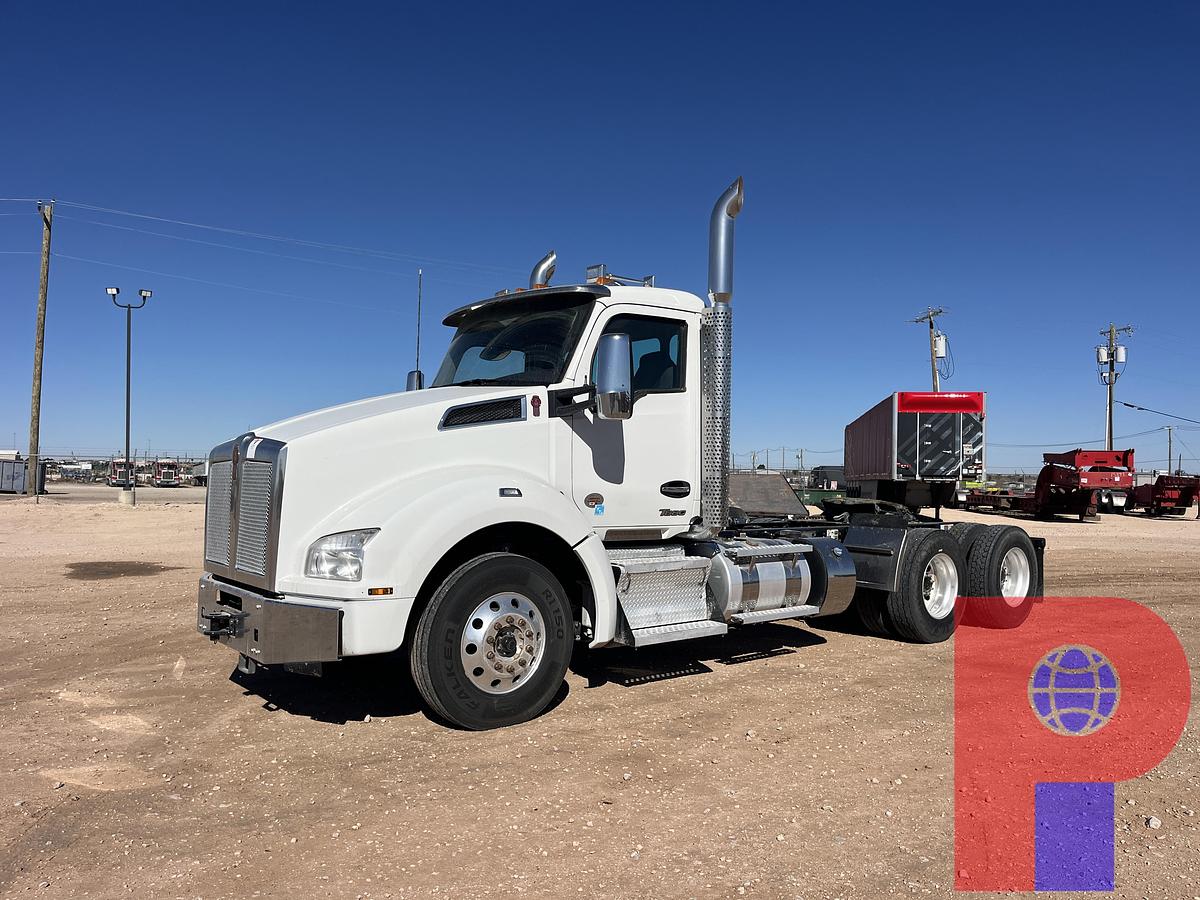 Used 2024 KENWORTH T880 T/A DAY CAB TRUCK TRACTOR