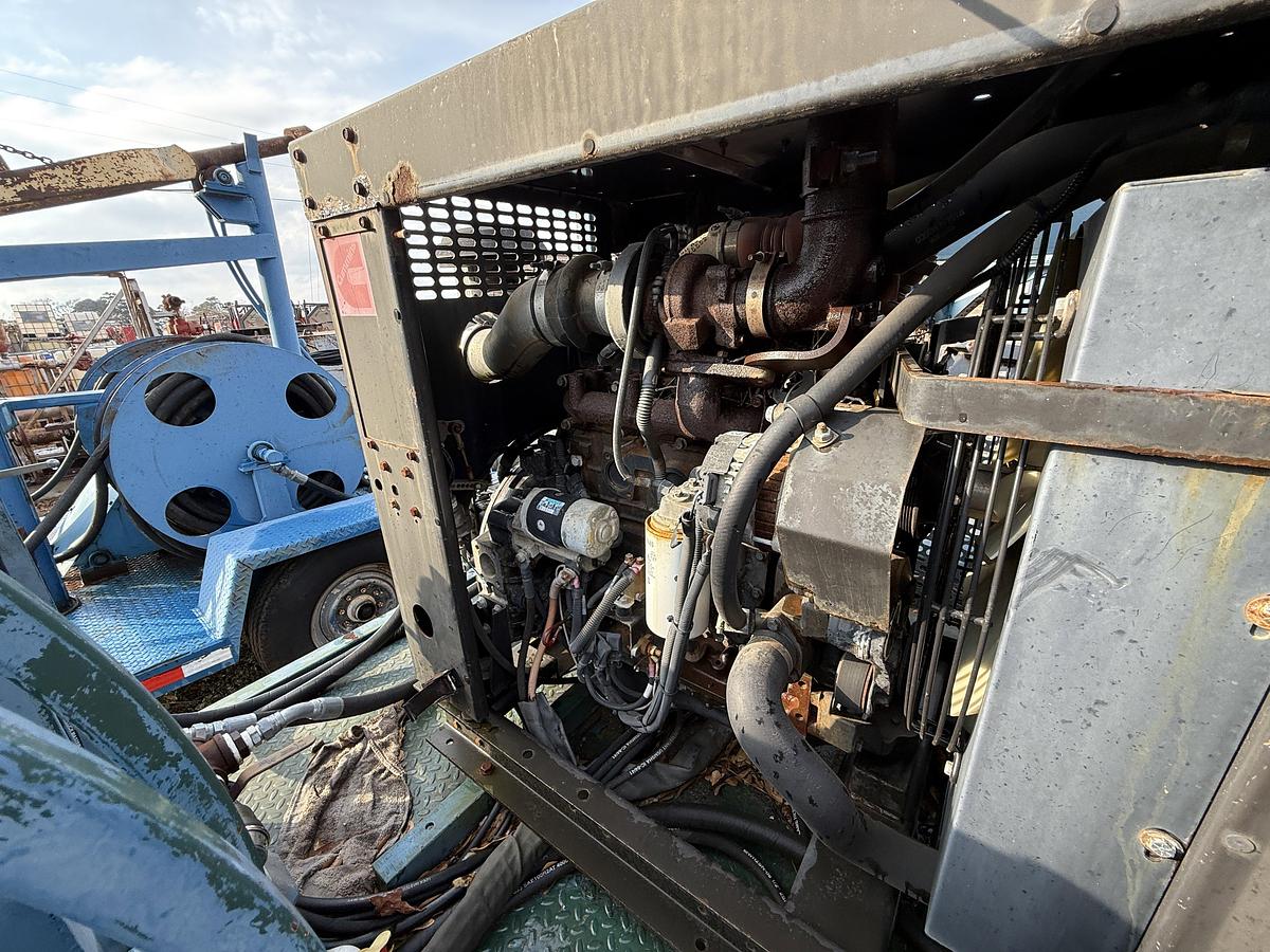 Used LOGAN 85-TON POWER SWIVEL P/B CUMMINS MTD ON 2009 AMERITRAIL GOOSENECK TRAILER