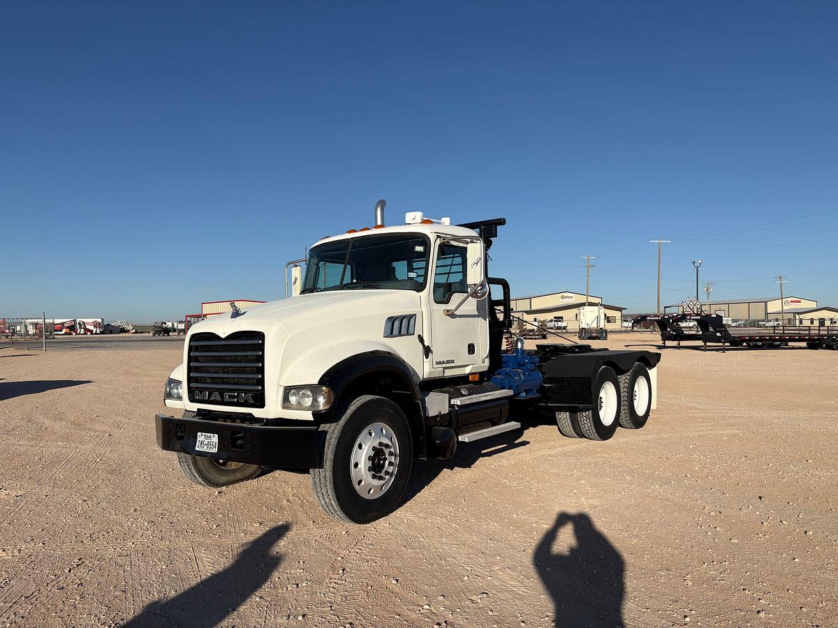 Used 2009 MACK GRANITE GU713 T/A WINCH / VACUUM TRUCK