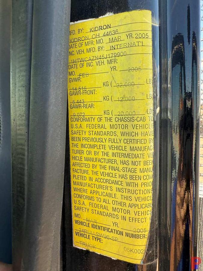 Used 2005 INTERNATIONAL WORKSTAR 7400 W/ 90’ PLATFORM SIGN CRANE TRUCK