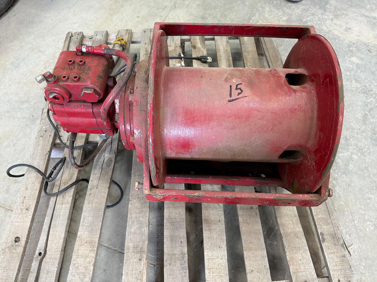 Used BRADEN GEARMATIC HYDRAULIC WINCH
