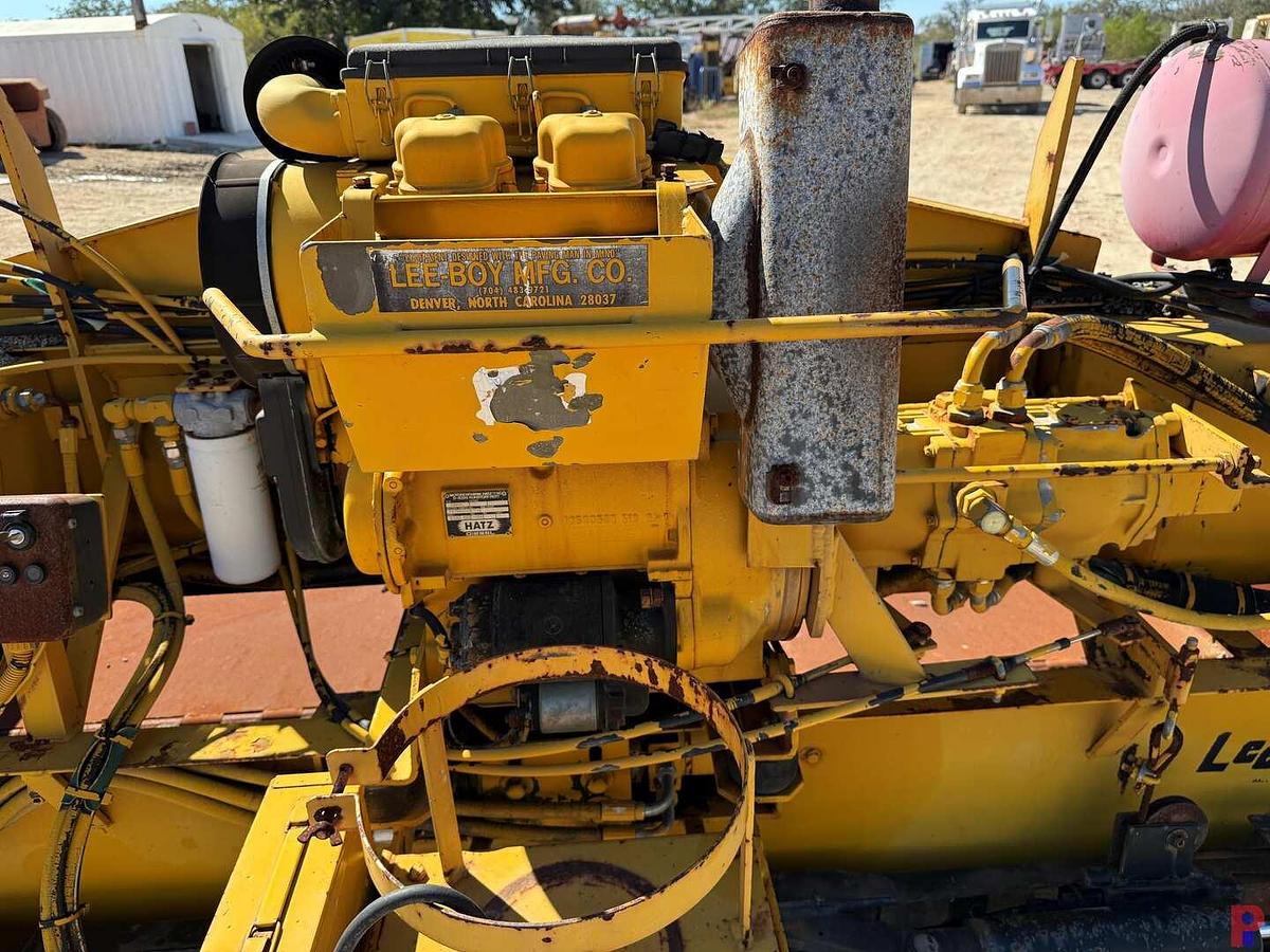 Used LEEBOY 1000 ASPHALT PAVER