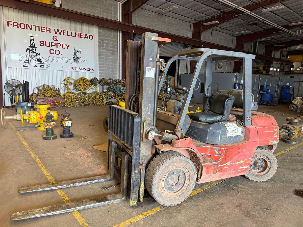 Used TOYOTA 7FGU35 7.3K LB FORKLIFT