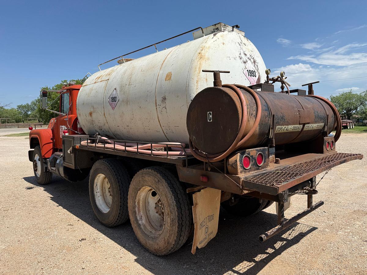 Used 1986 MACK R686ST T/A 60-BBL TRANSPORT TANK TRUCK