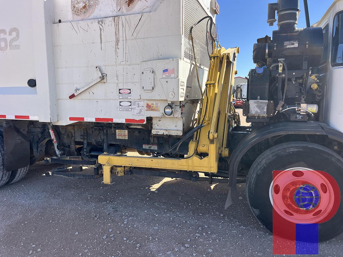 Used 2014 AUTOCAR XPEDITOR T/A 29YD CAB OVER TRASH TRUCK