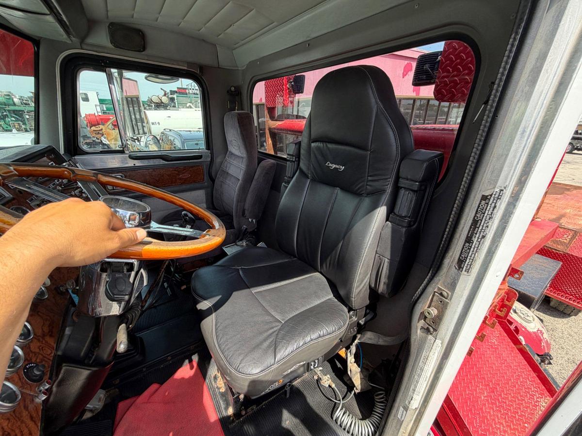 Used 1999 Peterbilt 379 T/A Slick Back Winch Truck