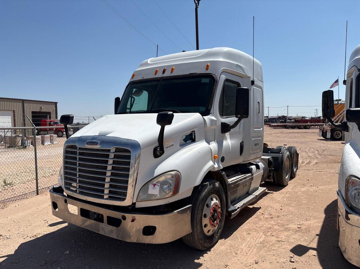 Used 2012 FREIGHTLINER CASCADIA T/A SLEEPER HAUL TRUCK