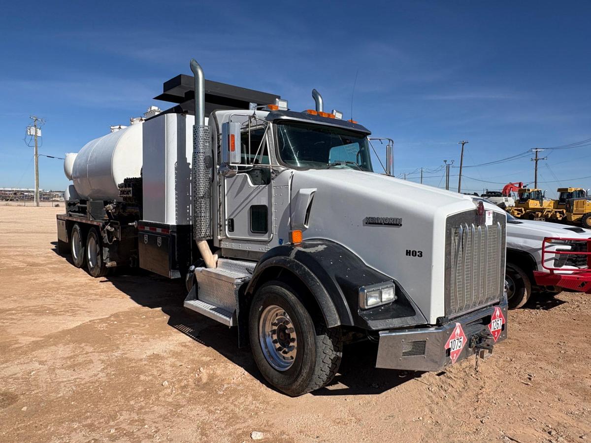 Used 2015 KENWORTH T800 T/A DAYCAB HOT OIL TRUCK