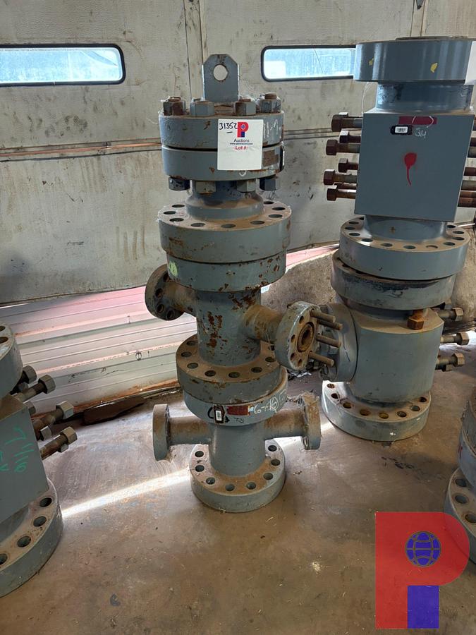 Used (2X$)  7-1/16” X 2-1/16” FLUID CROSSES, (1) 7”-4” ADAPTER SPOOL & LIFT FLANGE