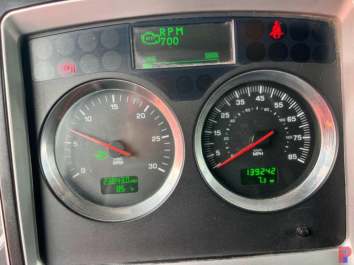 Used 2010 KENWORTH T800 T/A 36” SLEEPER TRUCK