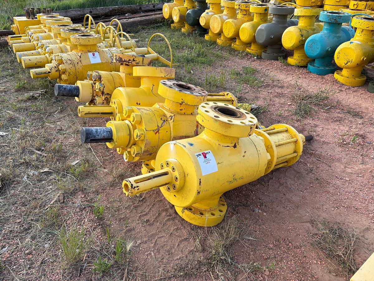 Used (4x$) 5-1/8” 10k hydraulic gate valves