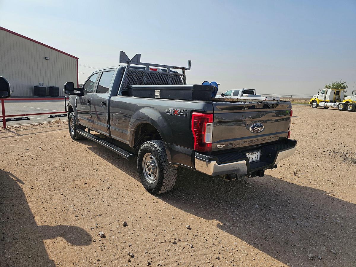 Used 2018 FORD F-250 SUPER DUTY CREW CAB PICKUP TRUCK