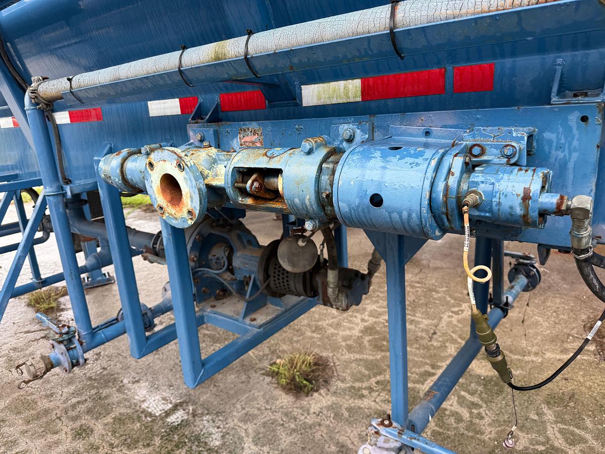 Used 2006 WORLEY WELDING WORKS 4,100 GAL 3-COMP T/A ACID TRANSPORT TRAILER