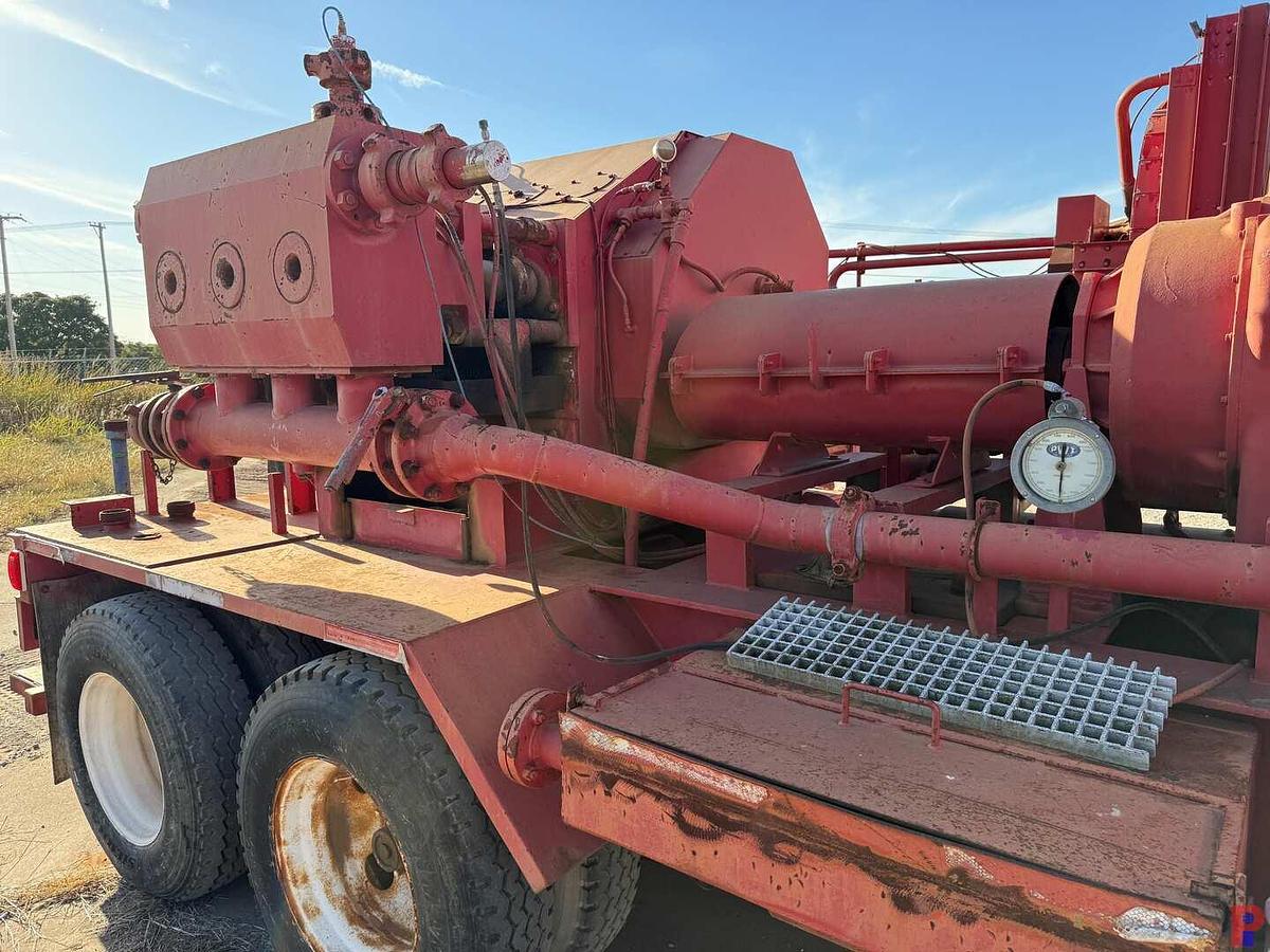 Used GEOQUIP 2,000 HP TRIPLEX FRAC PUMP P/B DETROIT 16V149TTIA ON T/A TRAILER