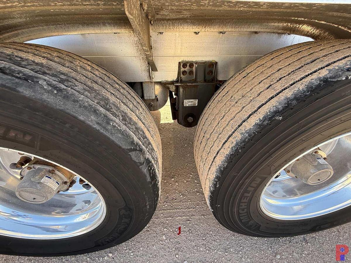 Used 2014 POLAR TANK 9,400 GAL. T/A FUEL TANK TRAILER