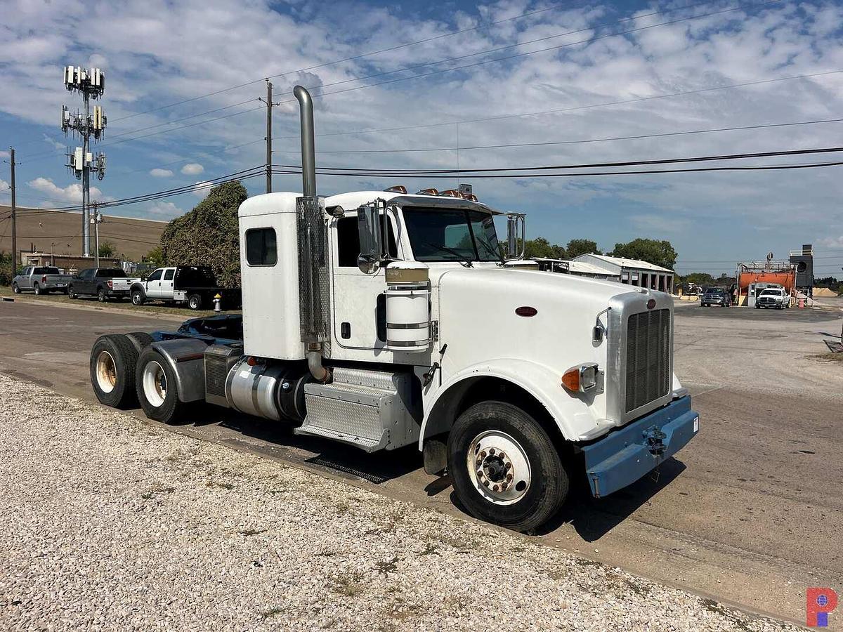 Used 2013 PETERBILT 367 T/A 36” SLEEPER TRUCK