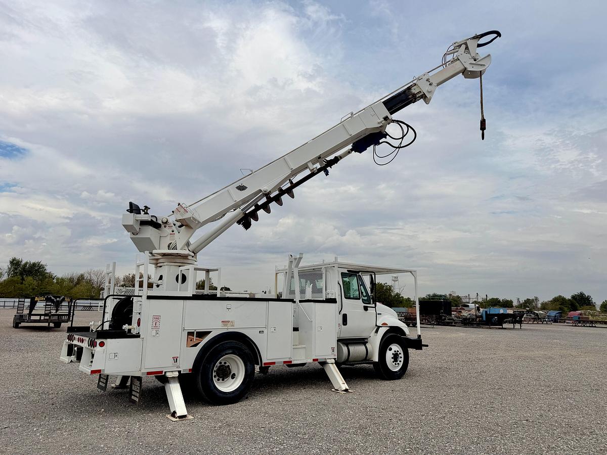 Used 2012 TEREX COMMMANDER C4045 DIGGER DERRICK TRUCK