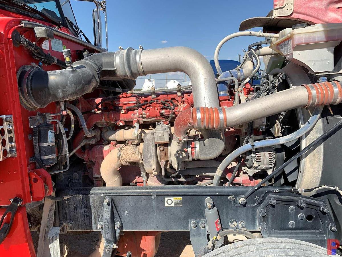 Used 2019 PETERBILT 389  EXT HOOD 68” SLEEPER TRUCK