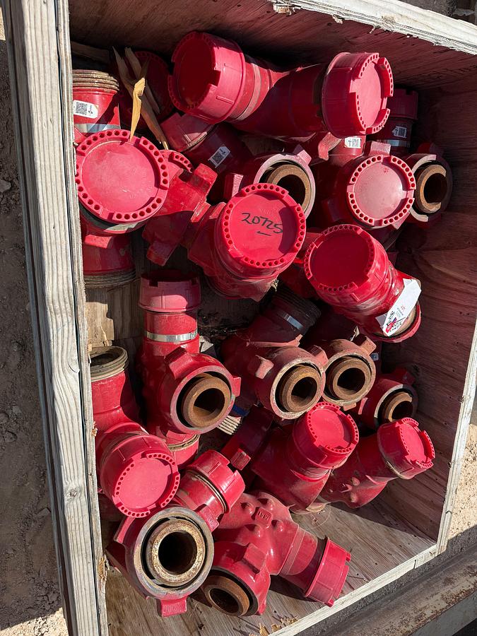 Used (16 X $) CRATE W/ (16) UNUSED 3” FIG 1502 15K WP TEES