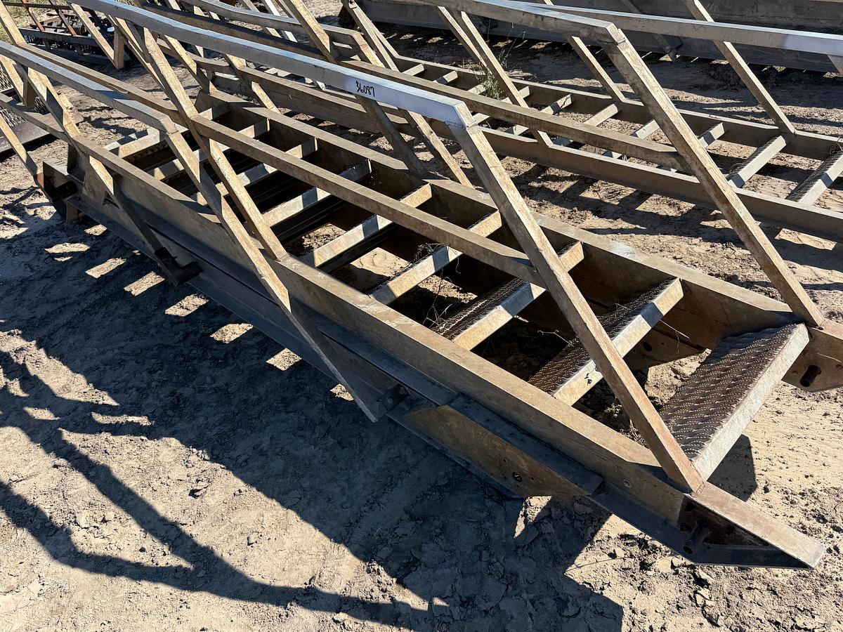 Used 22’ EXTENDABLE ALUMINUM RIG LADDER