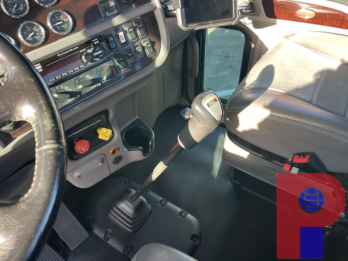 Used 2018 PETERBILT 389 T/A DAY CAB TRUCK (GLIDER KIT)