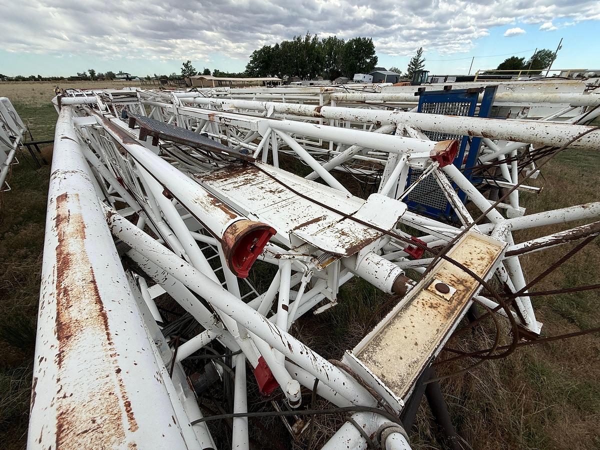 Used NOV FRANKS 96’ X 215,000 LBS DERRICK