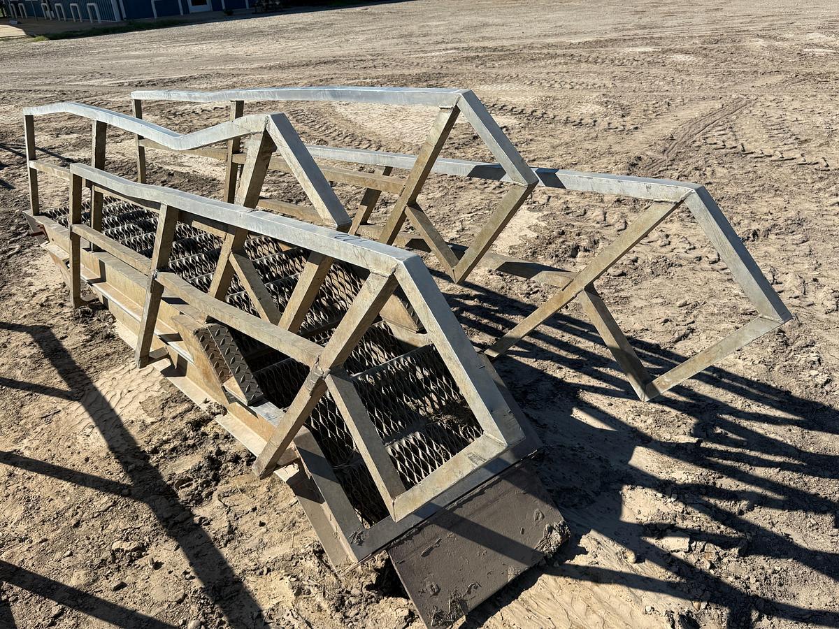 Used 22’ EXTENDABLE ALUMINUM RIG LADDER