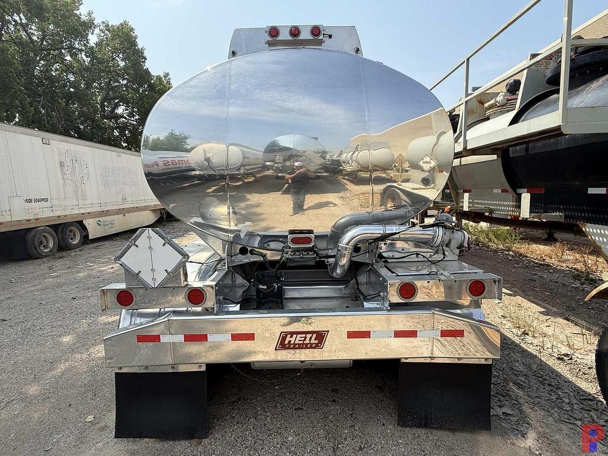 Used 2019 HEIL 9,400 GAL. 5-COMPARTMENT FUEL TANK TRAILER