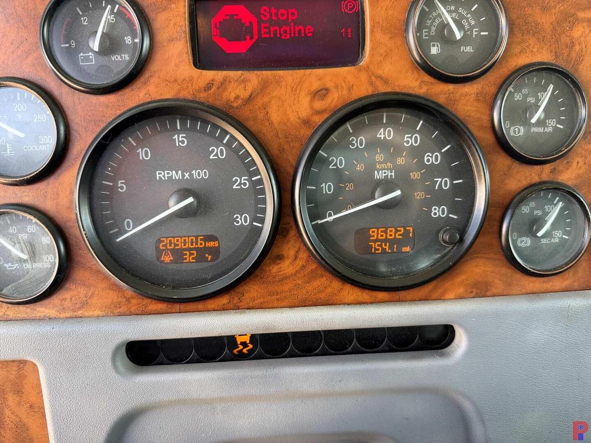 Used 2008 PETERBILT 367 T/A 36” SLEEPER TRUCK