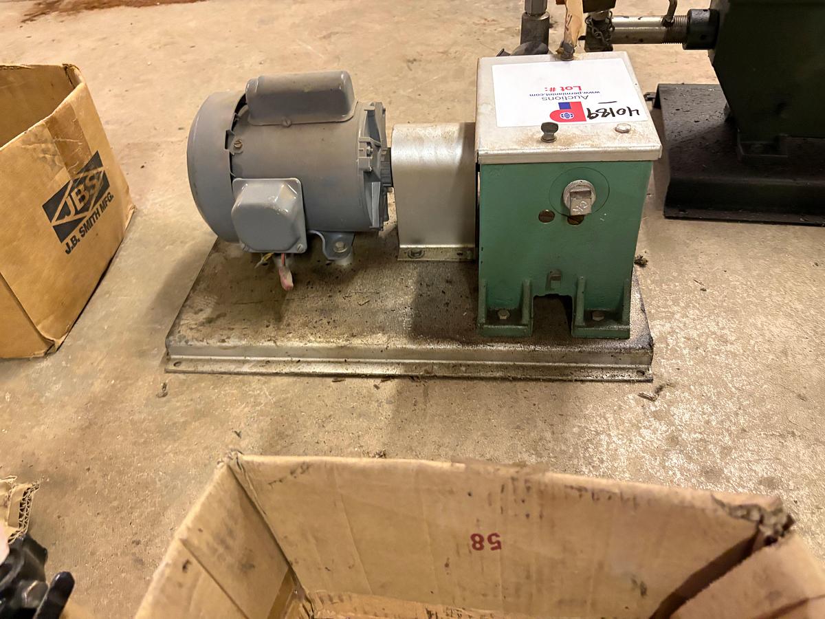 Used (2) electric oil pumps p/b: Dayton 1/3hp & GE 1/4hp electric motors
