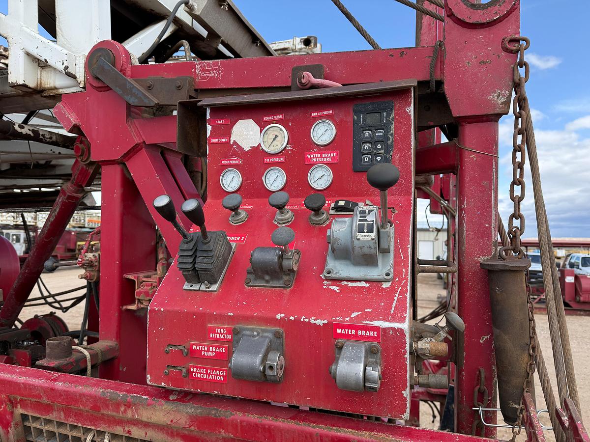 Used 2014 WATSON HOPPER PAY ZONE 550 DD 108’-300K 7-AXLE WELL SERVICE RIG