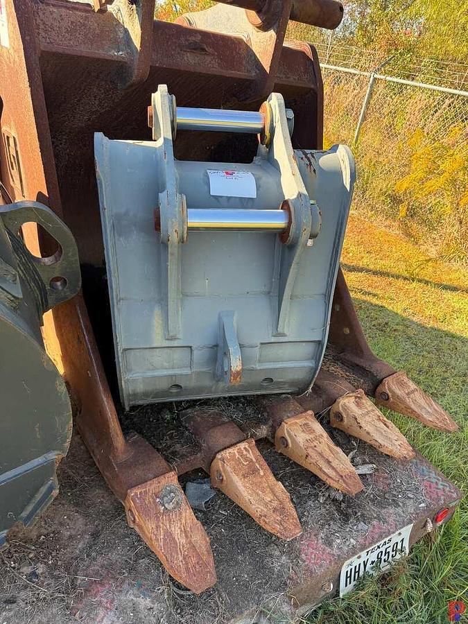 Used LUIGONG 48” 5-TOOTH EXCAVATOR BUCKET