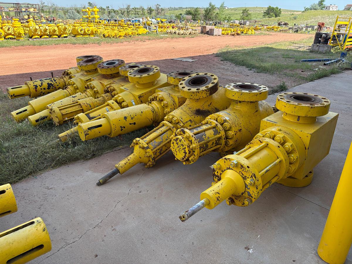 Used (9x$) 7-1/16” 10k hydraulic frac valves