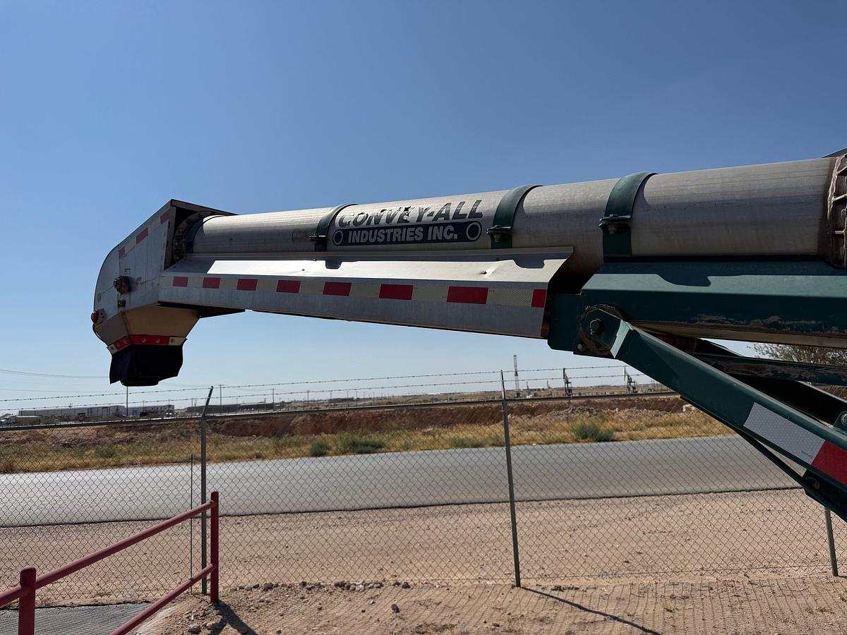 Used 2011 CONVEYALL TCSS-1435 S/A BUMPER PULL CONVEYOR TRAILER