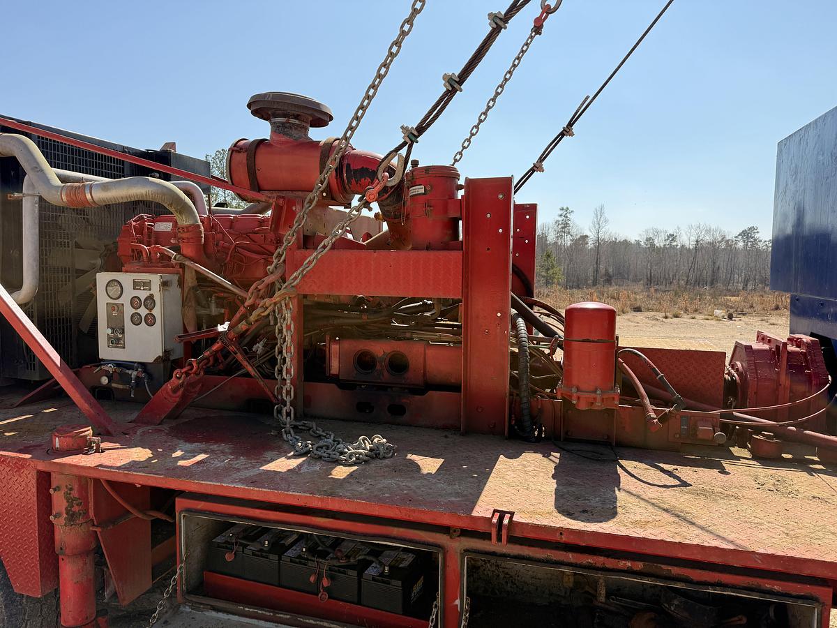 Used 2012 CAMERON C-500 SD 112'-300K LBS 5-AXLE WELL SERVICE RIG