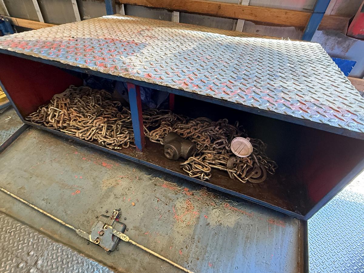 Used 1996 FREIGHTLINER FL70 S/A 24’ ENCLOSED 20K WP TUBING TEST TRUCK