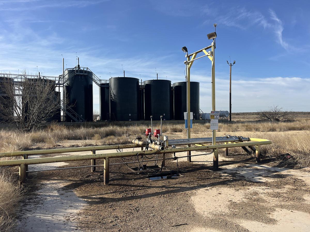 Used CROCKETT CO. SWD FACILITY, PERMITTED FOR 30,000 BBLS. PER DAY