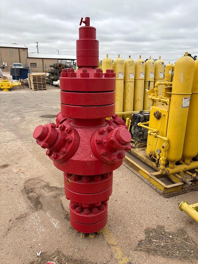 Used 7-1/16” x 4-1/16” 4-outlet goat head