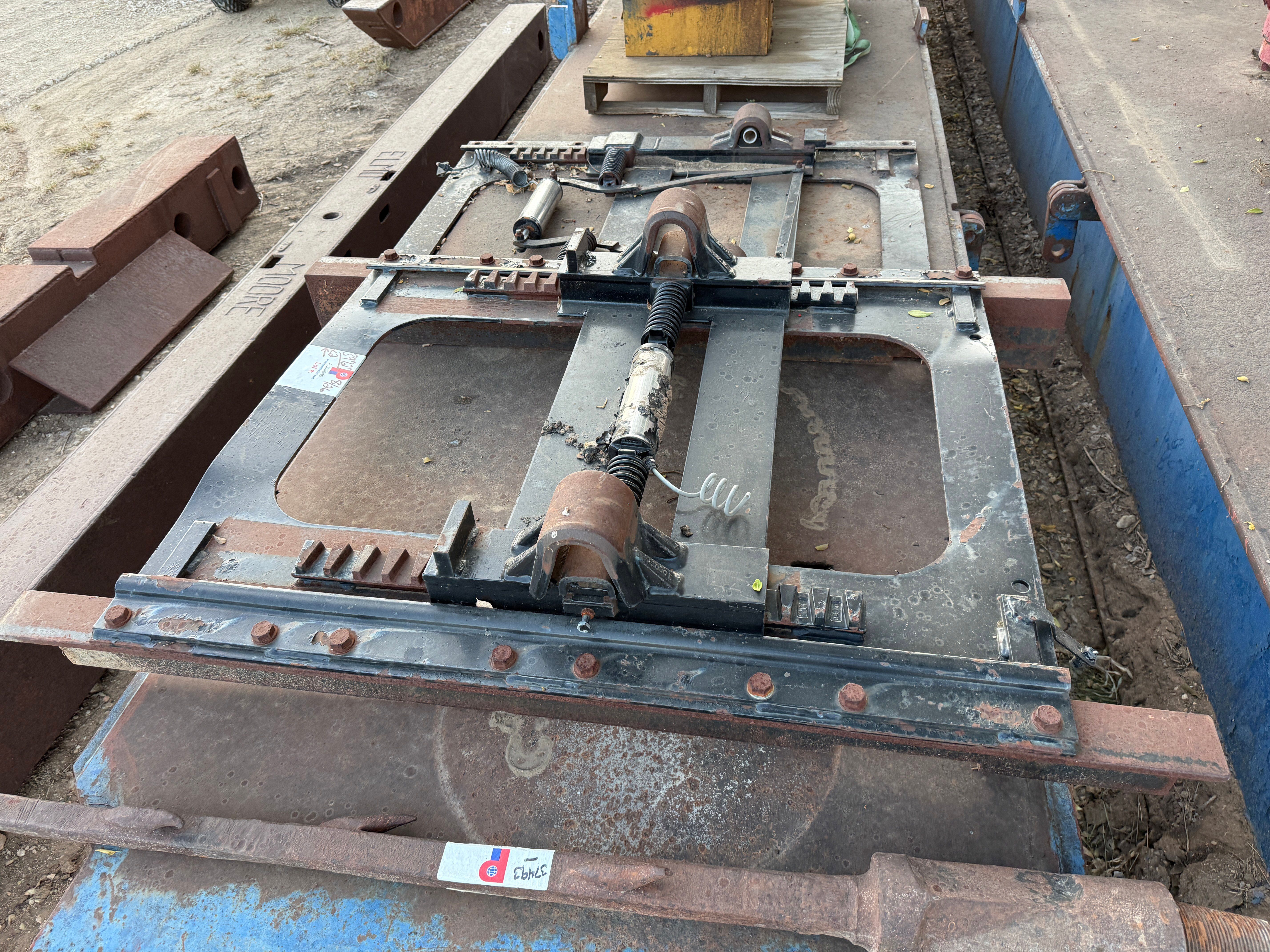 Used (2) AIR SLIDE FIFTH WHEEL BASE PLATES & TRACKS