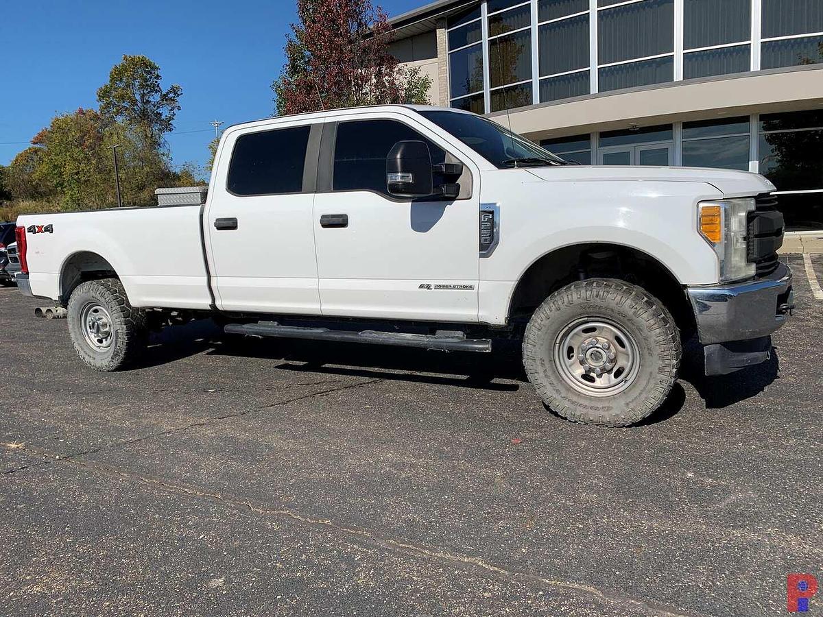 Used 2017 FORD F-250 SD XL 4X4 CREW CAB PICKUP (DIESEL)