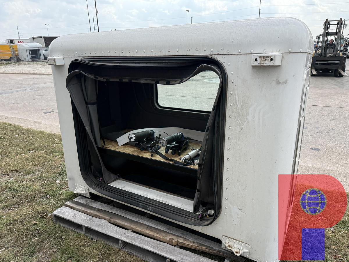 Used 36” PETERBILT SLEEPER W/ AIR RIDE COMPONENTS